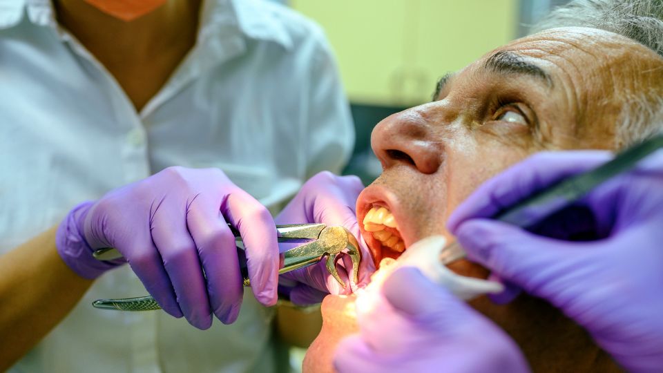 Alveolitis Sevilla | Clínica Dental Dr. Sánchez Solís